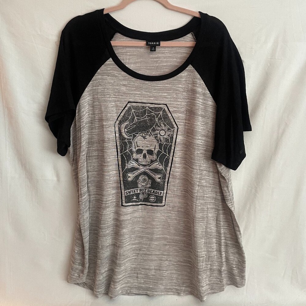 Torrid Sweet But Deadly Marled Grey Hacci Raglan Tee - Size 4X